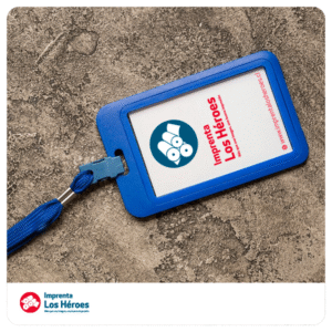 Credenciales (incluye Porta Credencial Plástica con Lanyard)